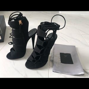 EUC Alien Giuseppe Zanotti Suede Lace Up